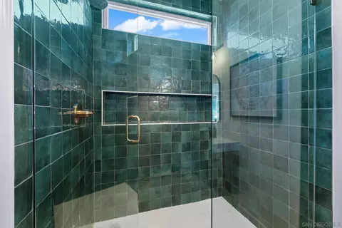Bath - 4708 Denia Way, Oceanside, CA 92056 photo 3 of 3