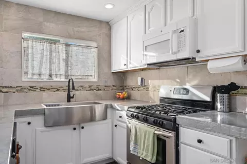 9509 Saint Andrews Dr, Santee, CA 92071 photo 10