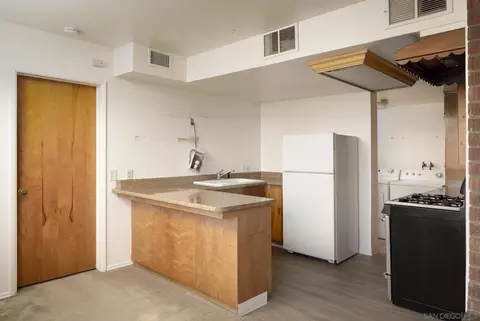 Kitchen - 8050 Fairview Ave, La Mesa, CA 91941 photo 4 of 4