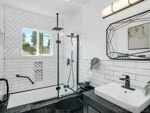 Bath - 4838 New Ranch Rd, El Cajon, CA 92020 photo 5 of 5