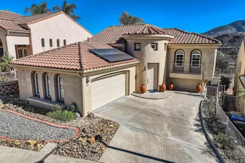 1875 Fabled Waters Dr, Spring Valley, CA 91977 photo 2