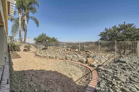 1875 Fabled Waters Dr, Spring Valley, CA 91977 photo 40