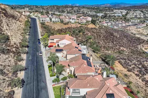 1875 Fabled Waters Dr, Spring Valley, CA 91977 photo 46