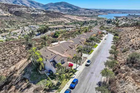 1875 Fabled Waters Dr, Spring Valley, CA 91977 photo 5