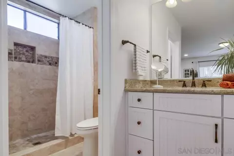Bath - 7780 Parkway Dr #804, La Mesa, CA 91942 photo 2 of 5