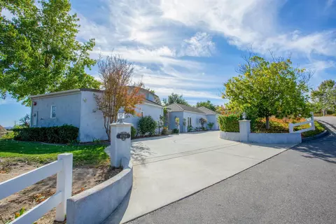 Exterior - 40284 Sandia Creek Dr, Fallbrook, CA 92028 photo 10 of 18