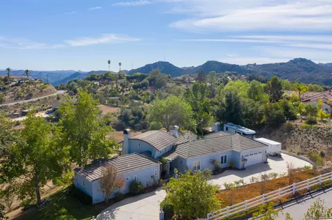 View/Area - 40284 Sandia Creek Dr, Fallbrook, CA 92028 photo 3 of 8