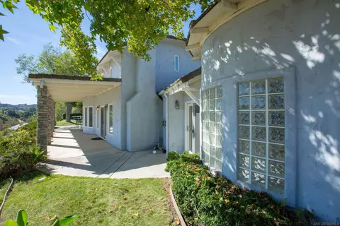 Exterior - 40284 Sandia Creek Dr, Fallbrook, CA 92028 photo 8 of 18