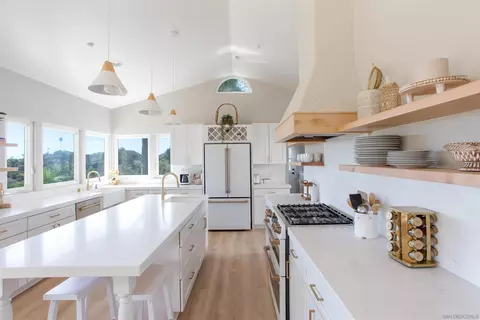 Kitchen - 40284 Sandia Creek Dr, Fallbrook, CA 92028 photo 1 of 8