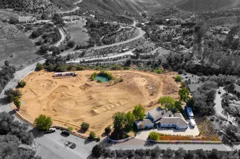 View/Area - 40284 Sandia Creek Dr, Fallbrook, CA 92028 photo 6 of 8