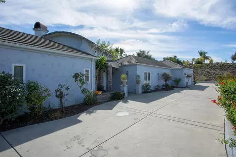 Exterior - 40284 Sandia Creek Dr, Fallbrook, CA 92028 photo 9 of 18