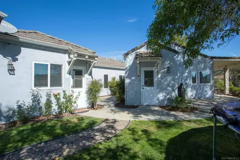 Exterior - 40284 Sandia Creek Dr, Fallbrook, CA 92028 photo 5 of 18