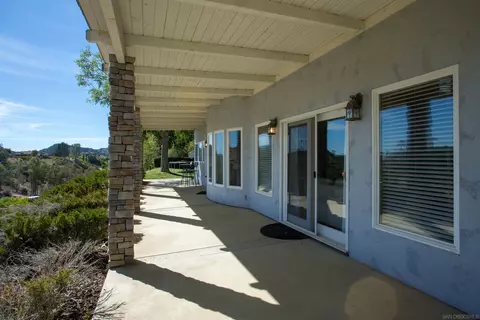 Exterior - 40284 Sandia Creek Dr, Fallbrook, CA 92028 photo 3 of 18