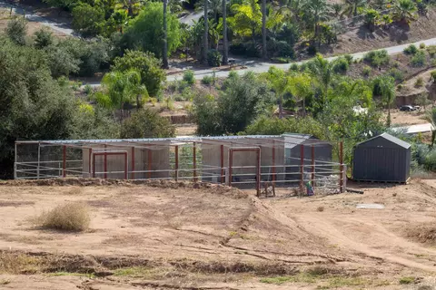 Exterior - 40284 Sandia Creek Dr, Fallbrook, CA 92028 photo 12 of 18