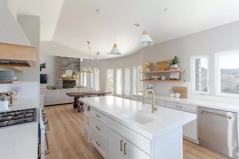 Kitchen - 40284 Sandia Creek Dr, Fallbrook, CA 92028 photo 6 of 8