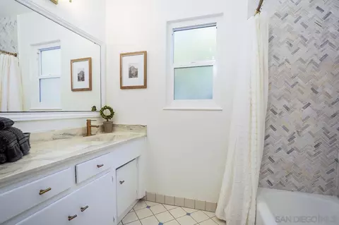 Bath - 5701 E Walton St, Long Beach, CA 90815 photo 2 of 2