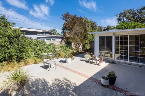 Exterior - 5701 E Walton St, Long Beach, CA 90815 photo 8 of 12