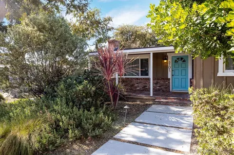 Exterior - 5701 E Walton St, Long Beach, CA 90815 photo 2 of 12