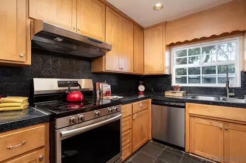 Kitchen - 5701 E Walton St, Long Beach, CA 90815 photo 3 of 3