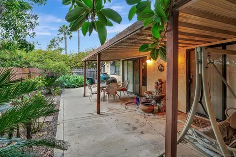 1220 Mossberg Ct, Vista, CA 92083 photo 4