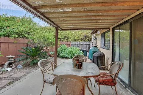1220 Mossberg Ct, Vista, CA 92083 photo 6