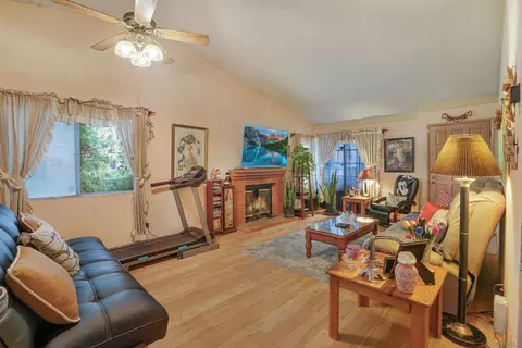 1220 Mossberg Ct, Vista, CA 92083 photo 9