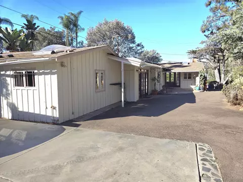 Exterior - 581 15th St, Del Mar, CA 92014 photo 2 of 10