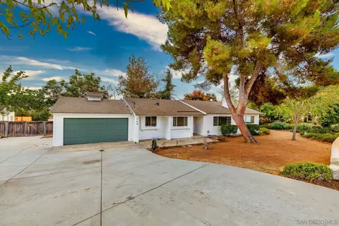 960 Sunset Dr, Vista, CA 92081 photo 5