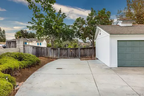 960 Sunset Dr, Vista, CA 92081 photo 7