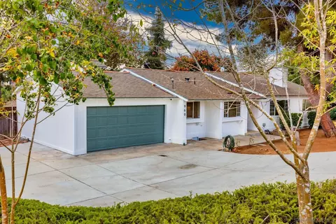 960 Sunset Dr, Vista, CA 92081 photo 3