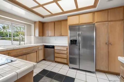 960 Sunset Dr, Vista, CA 92081 photo 17