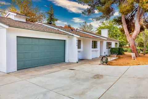 960 Sunset Dr, Vista, CA 92081 photo 6