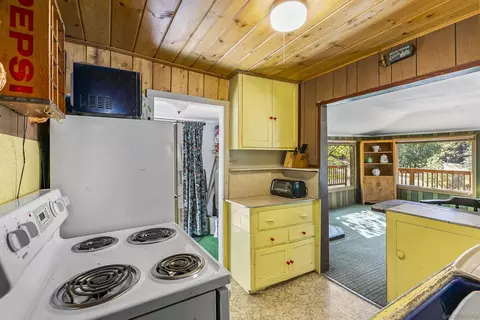 Kitchen - 578 El Centro, Mount Laguna, CA 91948 photo 2 of 2