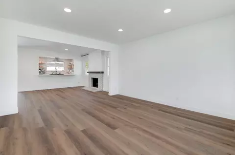 Living - 330 Huff St, Vista, CA 92083 photo 1 of 5