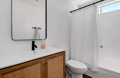 Bath - 330 Huff St, Vista, CA 92083 photo 2 of 2