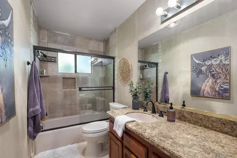 Bath - 2154 Via Dieguenos, Alpine, CA 91901 photo 3 of 5