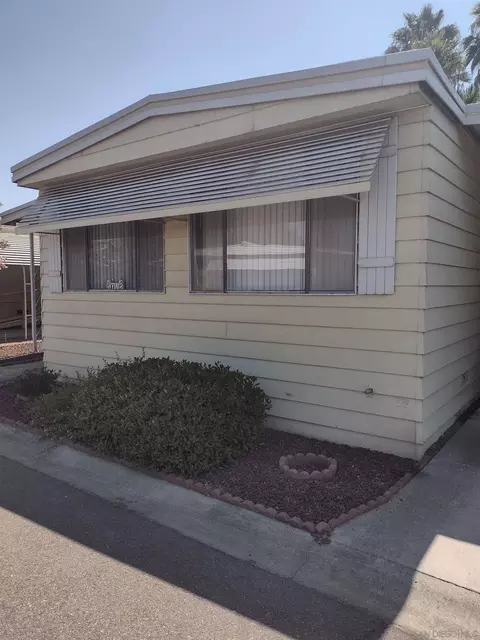 2300 E Valley Pkwy #SPC 17, Escondido, CA 92027