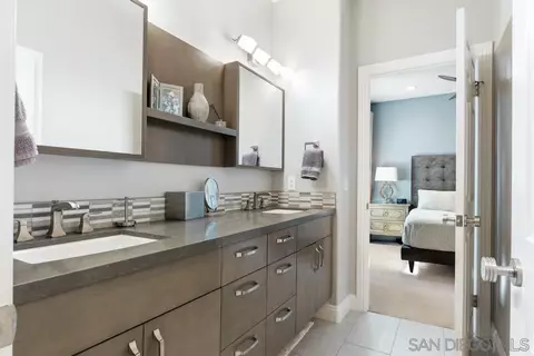 1377 Napoli St, Oceanside, CA 92056 photo 22