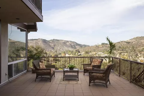 29531 Gordon Hill Rd, Valley Center, CA 92082