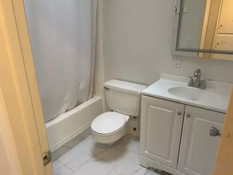 Bath - 13509 Ring Rd, Poway, CA 92064 photo 1 of 3