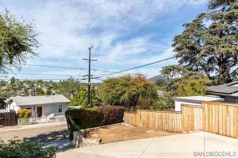 8475 Hillcrest Ave, La Mesa, CA 91941 photo 6