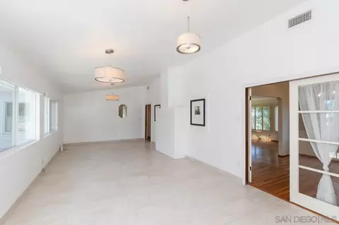 8475 Hillcrest Ave, La Mesa, CA 91941 photo 29