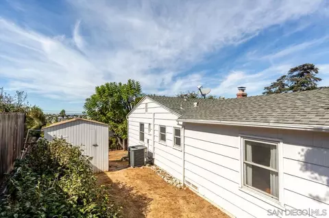 8475 Hillcrest Ave, La Mesa, CA 91941 photo 31
