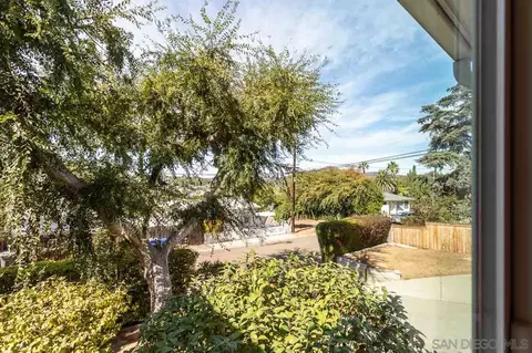 8475 Hillcrest Ave, La Mesa, CA 91941 photo 2
