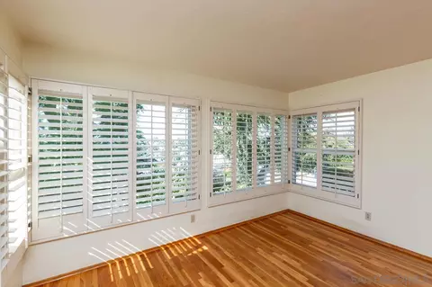 8475 Hillcrest Ave, La Mesa, CA 91941 photo 14
