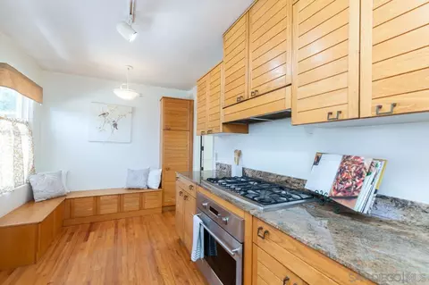 8475 Hillcrest Ave, La Mesa, CA 91941 photo 9