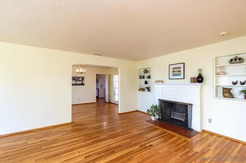 8475 Hillcrest Ave, La Mesa, CA 91941 photo 16