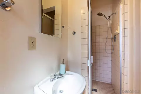 8475 Hillcrest Ave, La Mesa, CA 91941 photo 25
