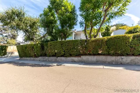 8475 Hillcrest Ave, La Mesa, CA 91941 photo 5