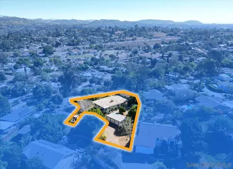 1061 Prospect Pl, Vista, CA 92081 photo 3